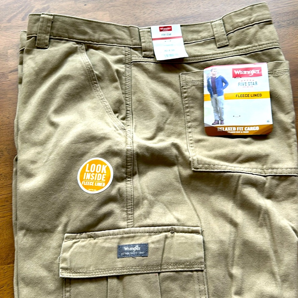 NWT Wrangler brand fleece lined Cargo pants